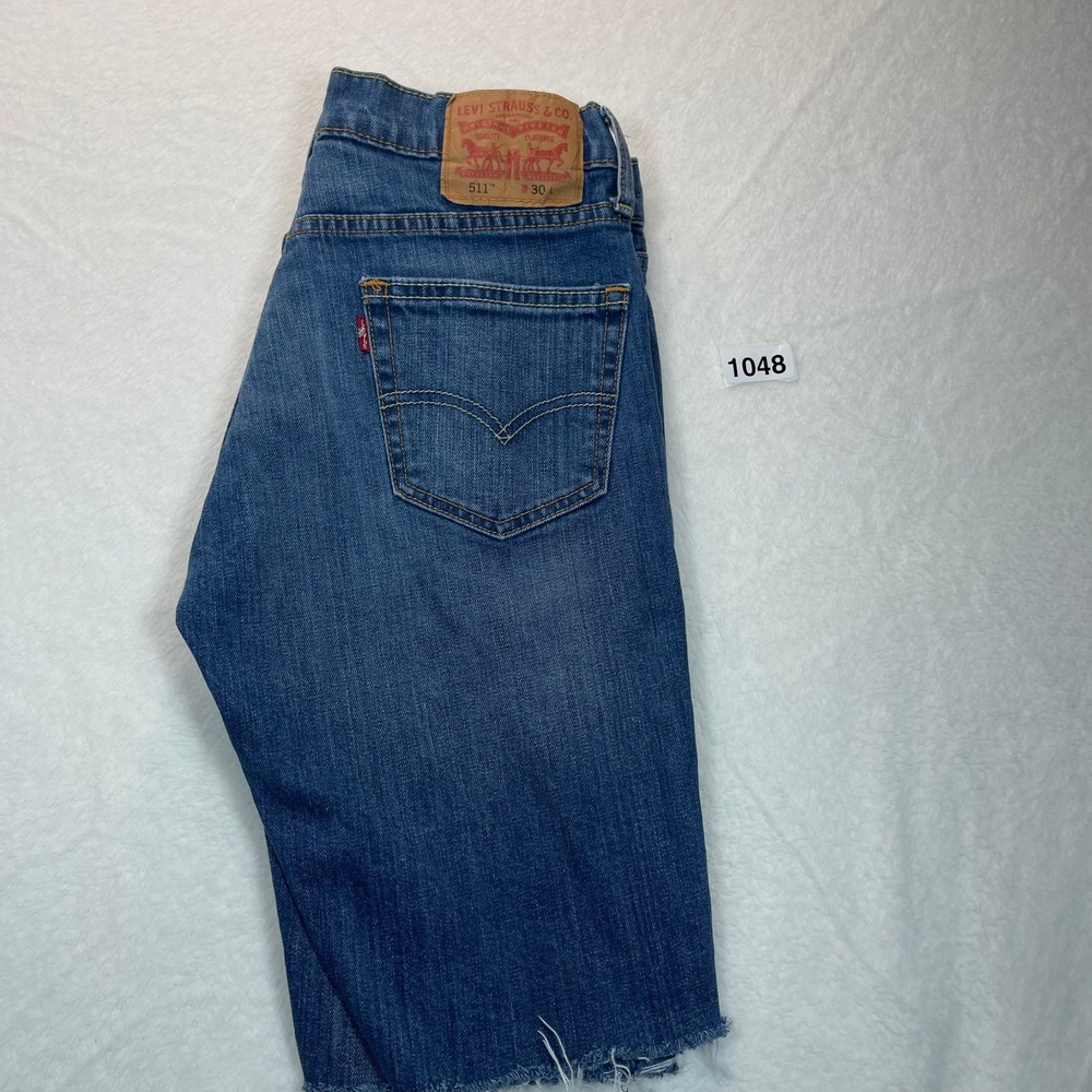 Levis 511 30' Waist Cut Off Denim‎ Shorts sz 10/12 Blue Med Wash Raw Hem Bermuda - Picture 10 of 10